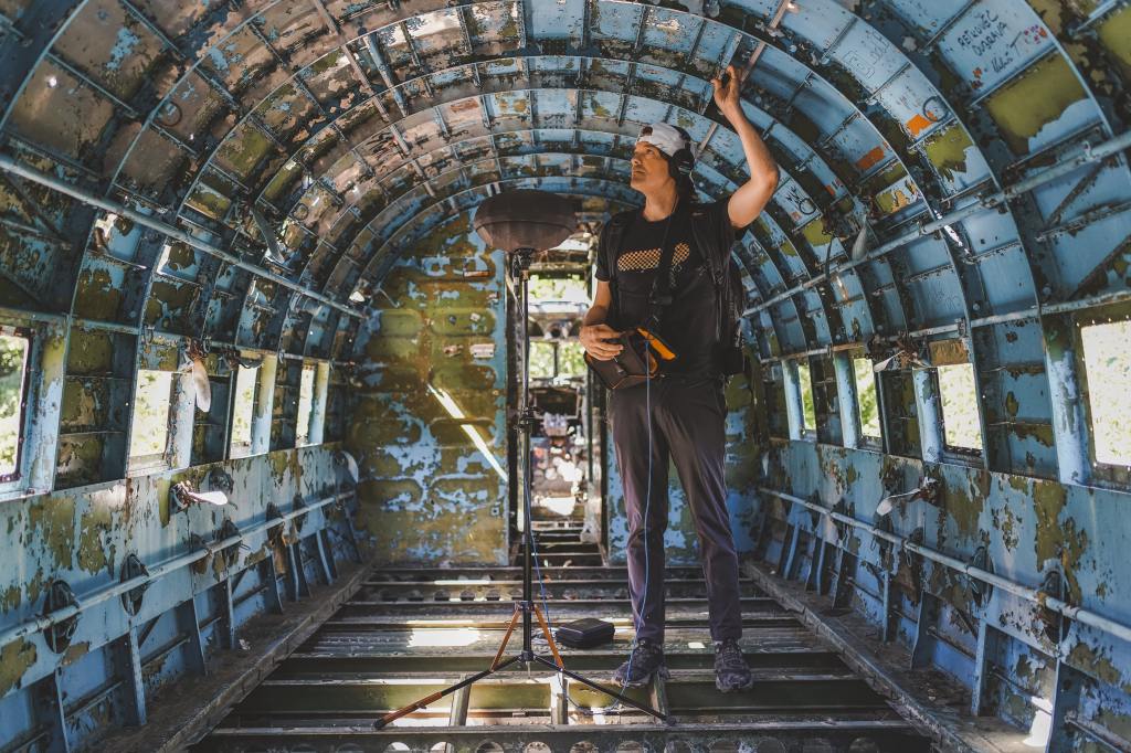 Field Recording inside an abandoned plane.